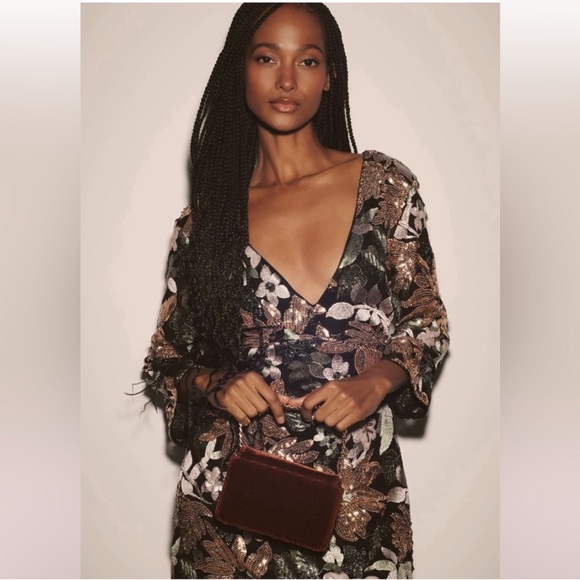 BNWT Anthropologie V-Neck Floral Embroidered Sequin Mini Dress Black Motif - Picture 2 of 6